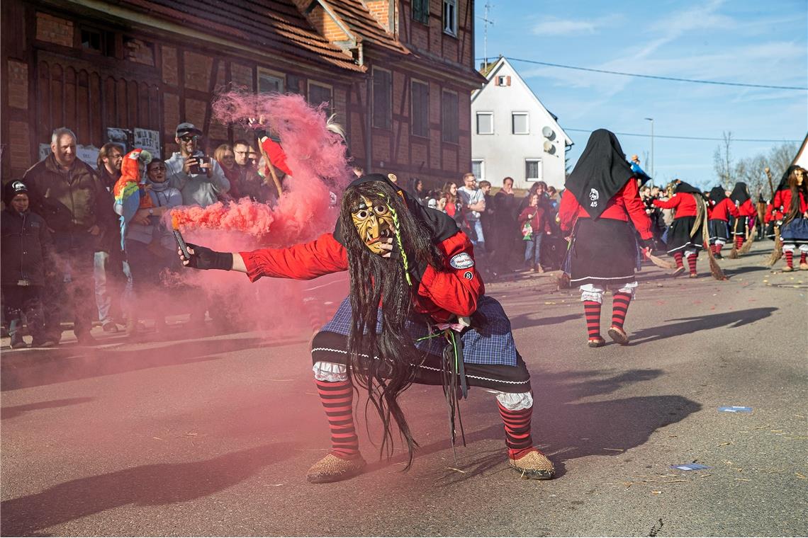 Narrensprung in der Ortsmitte von Althütte.