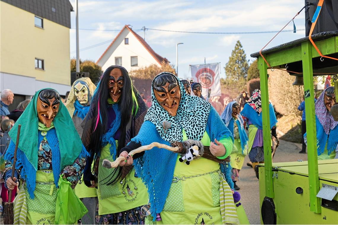 Narrensprung in der Ortsmitte von Althütte.