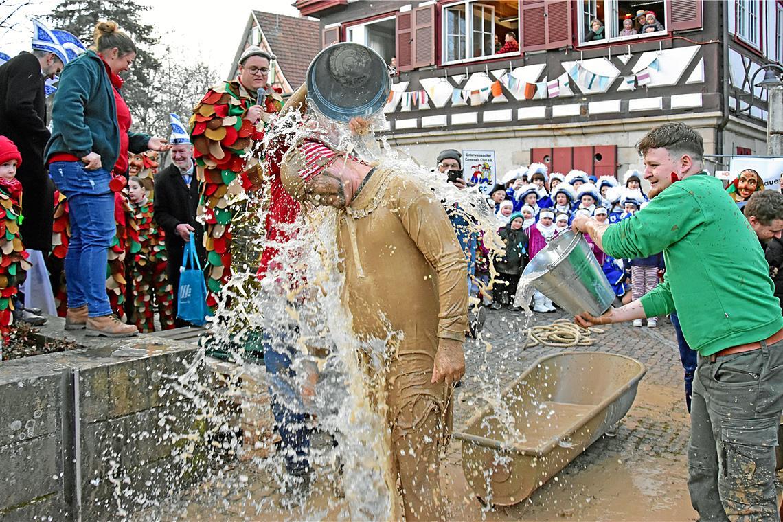 Narrentaufe von David Heidebrecht.  Rathaussturm und Narrentaufe in Unterweissac...