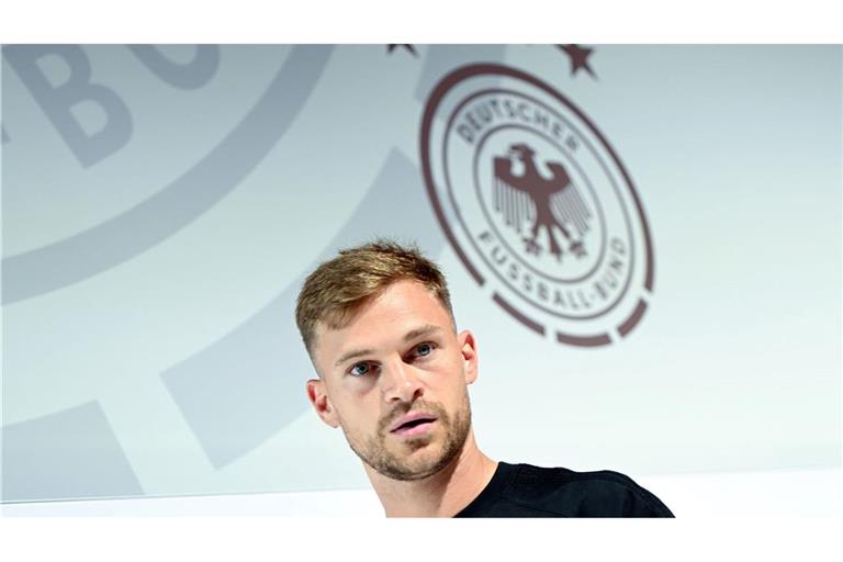 Nationalspieler Joshua Kimmich nimmt an einer Pressekonferenz in Herzogenaurach teil.