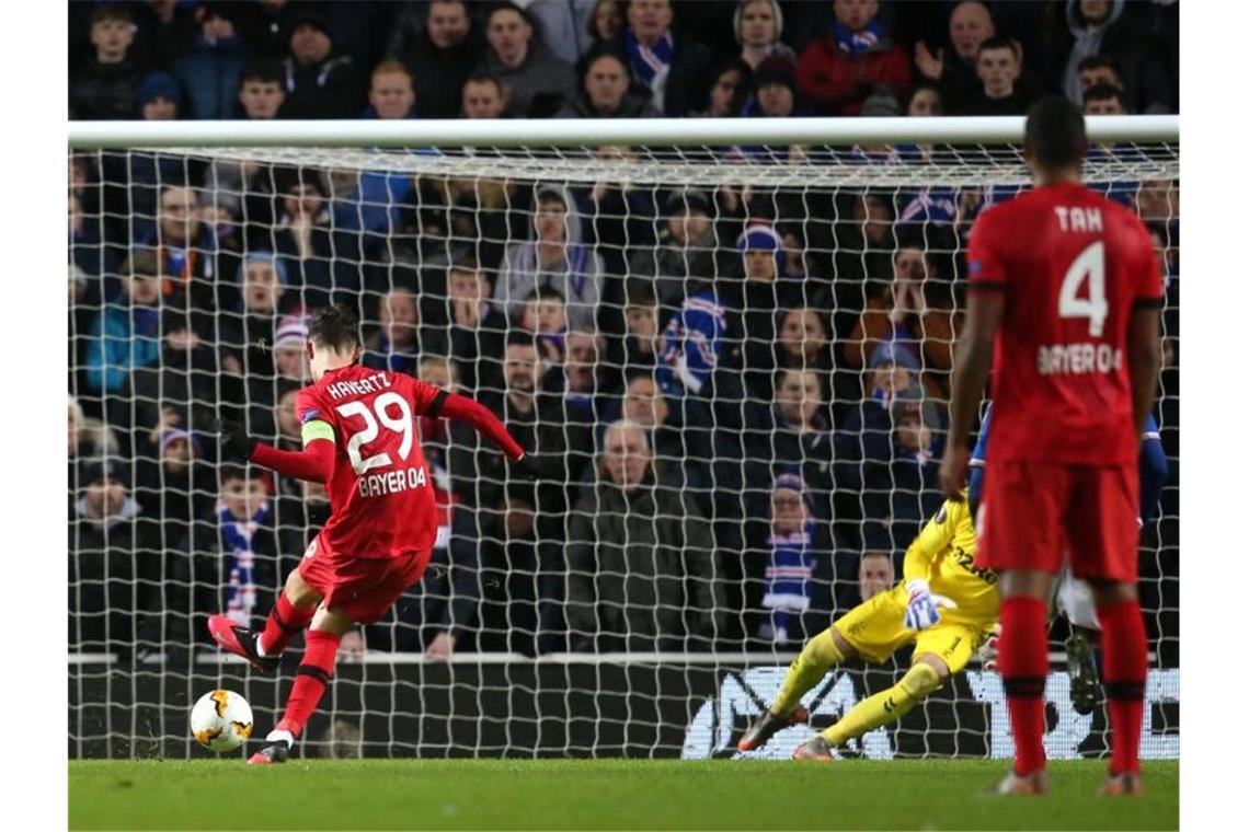 Nationalspieler Kai Havertz (l) brachte die Bayer-Elf per Strafstoß in Glasgow in Führung. Foto: Andrew Milligan/PA Wire/dpa