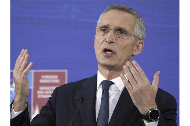 Nato-Generalsekretär Stoltenberg: „Es gibt Unsicherheit über die russischen Absichten“. Foto: Roman Koksarov/AP/dpa