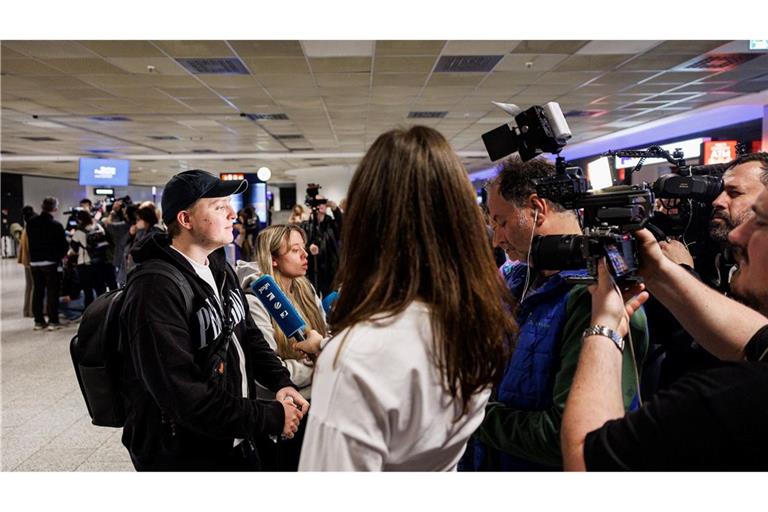 "Natürlich ist es beunruhigend, wenn man Raketen über die Köpfe fliegen sieht", sagt Carl Wagener.