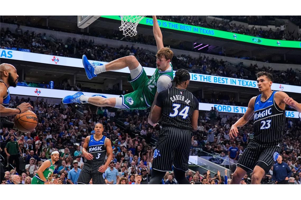 NBA: Mavericks gegen Magic – Cooper Flagg mit Dunking-Highlight