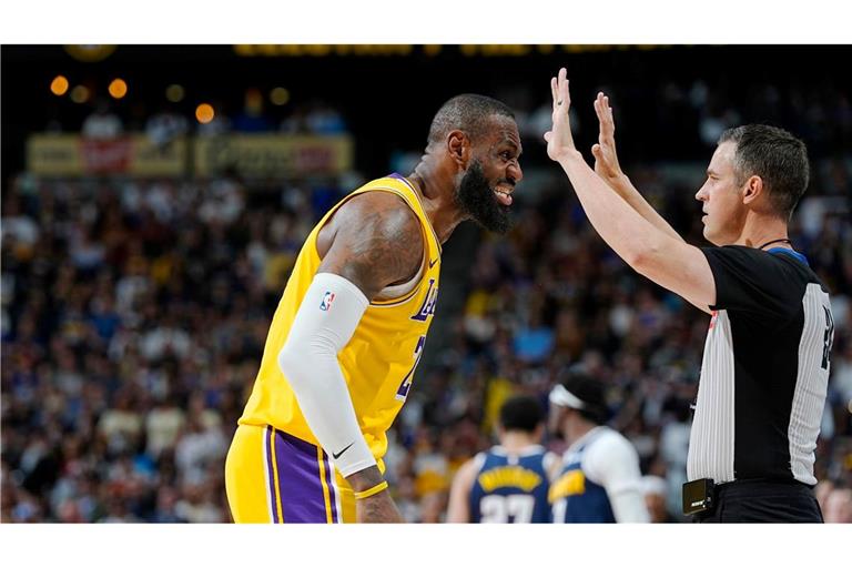 NBA-Superstar LeBron James ist mit den Los Angeles Lakers in den Playoffs gescheitert.
