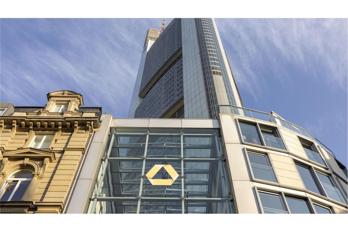 Unicredit greift nach Commerzbank – Bund verliert Mehrheit 