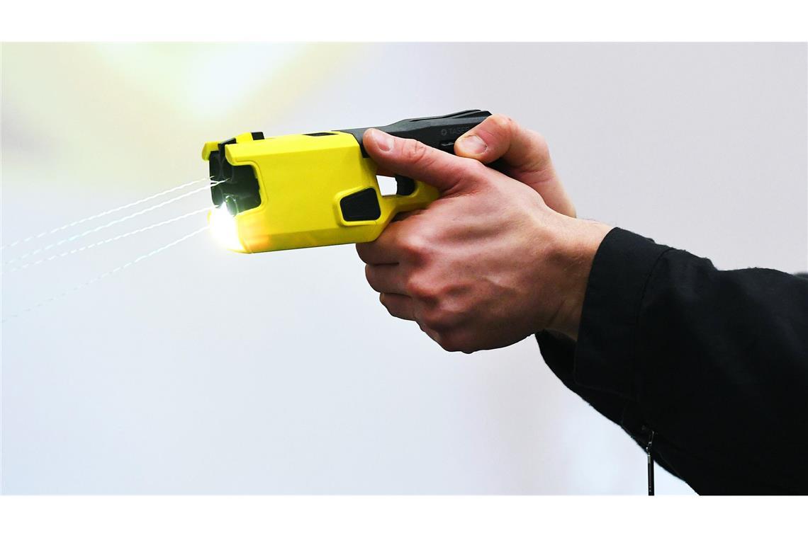 Bundespolizei soll flächendeckend Taser bekommen 