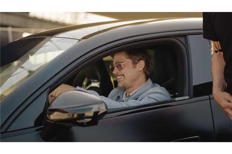 Neben Brad Pitt spielt der neue viertürige AMG GT die Hauptrolle im Werbeclip. 