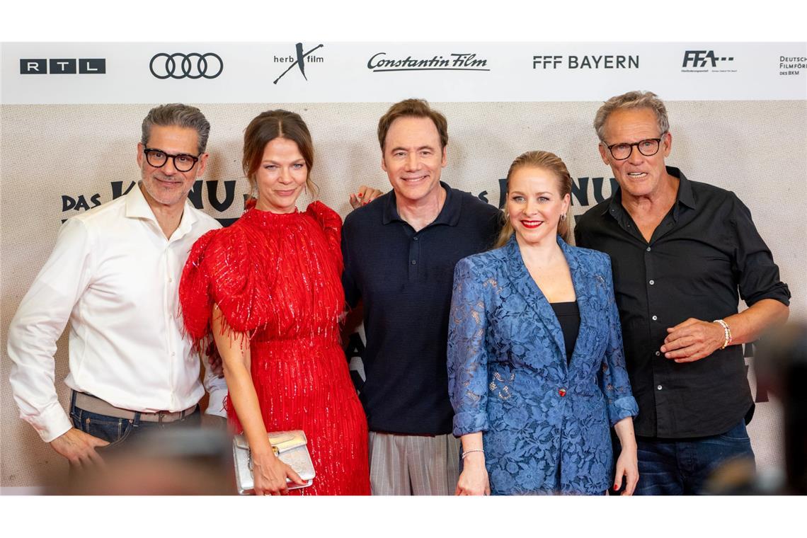 "Das Kanu des Manitu" - Filmvergnügen feiert Weltpremiere Neben dem altbekannten Trio Michael Bully Herbig, Christian Tramitz und Rick Kavanian spielen dieses Mal auch Jessica Schwarz und Jasmin Schwiers mit.