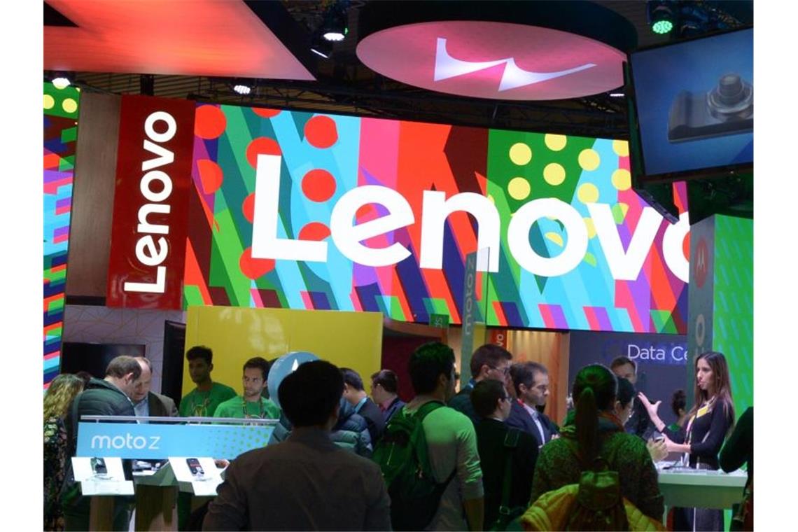 Neben dem Boom bei den Geschäftskunden erlebte Lenovo in Deutschland auch deutliche Zuwächse bei Privatkunden,. Foto: Andrej Sokolow/dpa