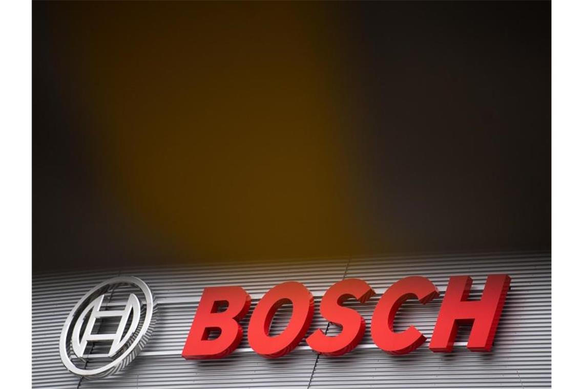 Bosch baut krisenbedingt weiter Stellen ab Neben den bereits zuvor bekanntgewordenen Personalkürzungen an drei Standorten in Baden-Württemberg streicht Autozulieferer Bosch auch Stellen in Bremen. Foto: Sebastian Gollnow/dpa