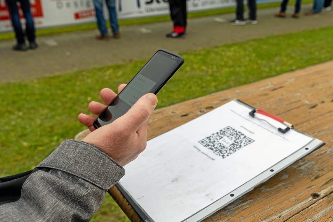 Mit 2Gplus weniger Zuschauer und Ärger Neben der Abfrage von 2Gplus müssen die Sportvereine auf die Kontaktnachverfolgung der Zuschauer achten. Foto: A. Becher