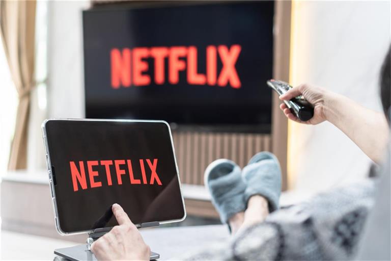 Netflix hat jahrelang Preise erhöht - doch nicht immer rechtmäßig. Erfahren Sie, wann Sie Geld zurückfordern können und worauf Sie achten sollten.