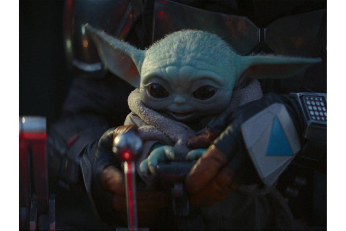 Streamingdienst Disney+ in Deutschland gestartet Netflix und Co. haben seit Dienstag einen neuen starken Rivalen in Deutschland: Disney hat seinen Videostreaming-Dienst gestartet. Dieser will mit der ersten realen „Star Wars“-Serie Abonnenten gewinnen. Foto: -/Lucasfilm/Disney+/dpa
