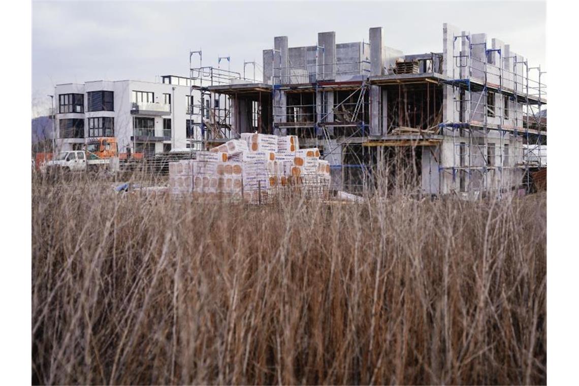KfW-Chaos - Bauminister fordern Sicherheit für Häuslebauer Neu gebaute Häuser in Baden-Württemberg. Foto: Uwe Anspach/dpa/Symbolbild