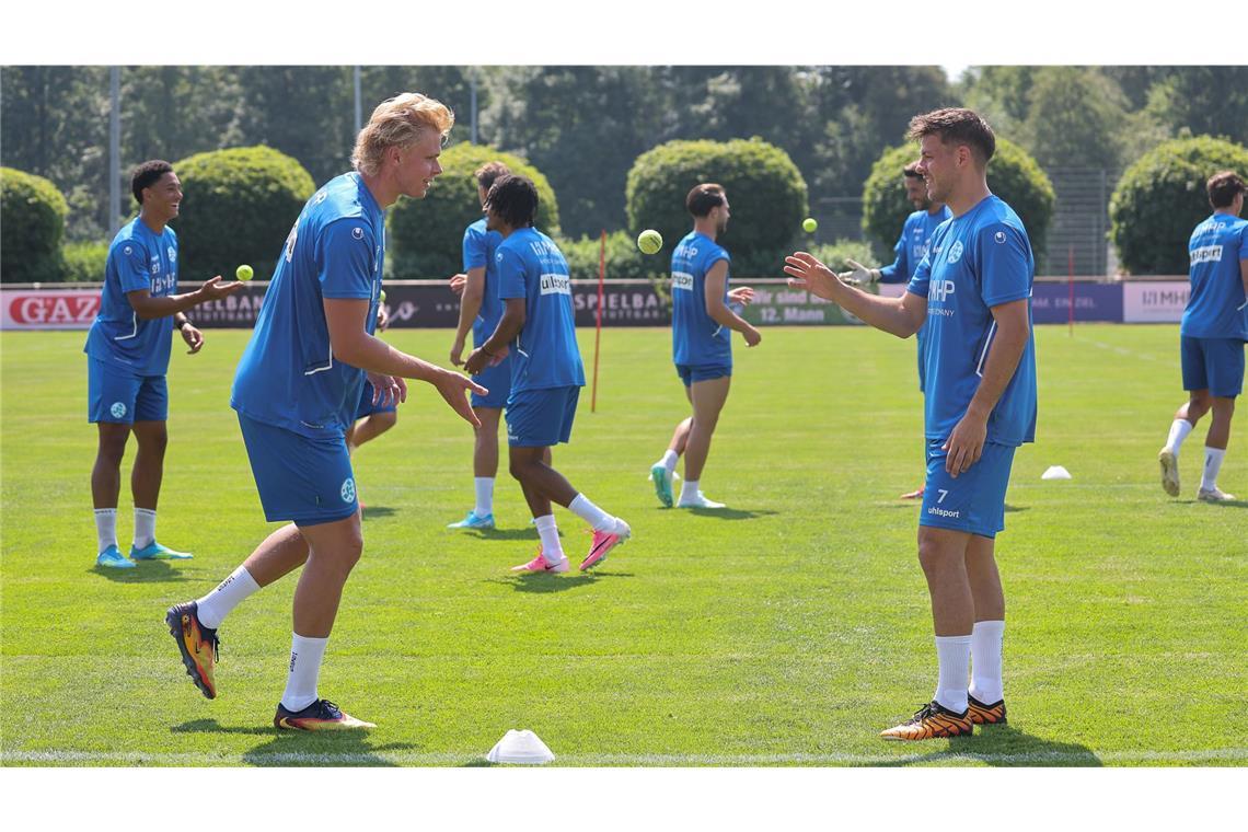 So lief der Trainingsstart bei den Blauen – das sind die Bilder