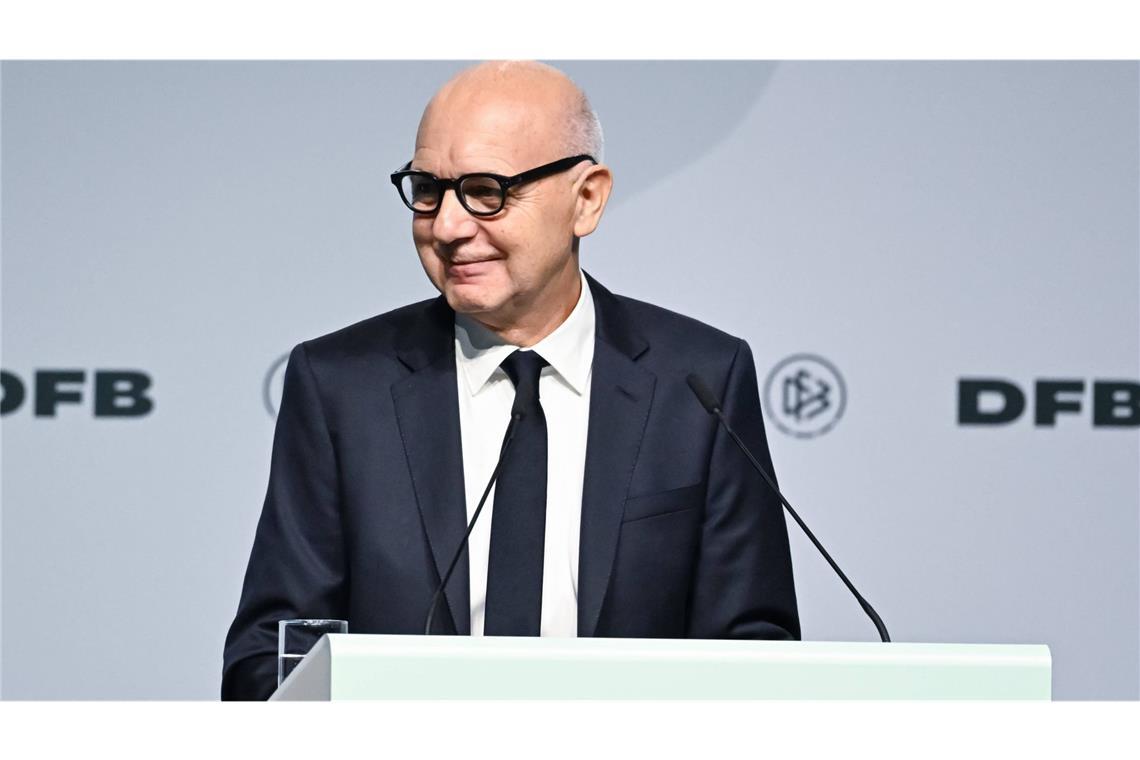 Neuendorf führt den Deutschen Fußball-Bund für weitere vier Jahre als Präsident an.