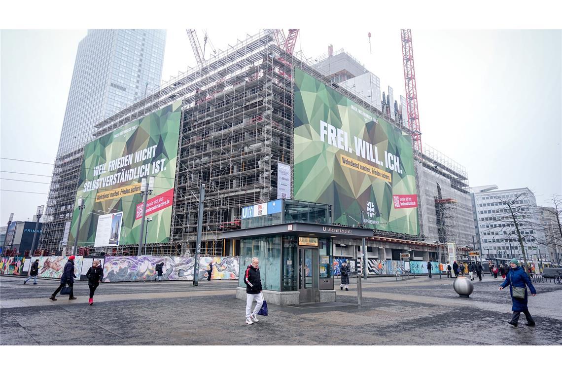 Neuer Wehrdienst - Erste Fragebögen werden verschickt