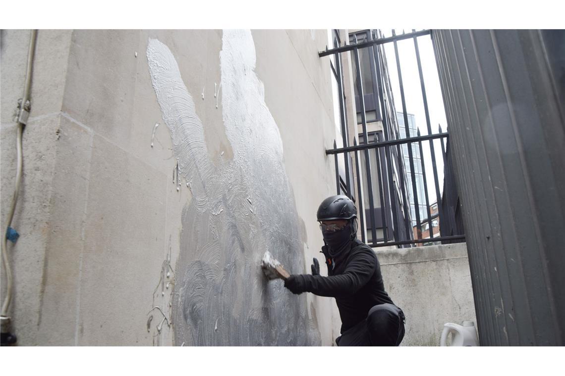 Neues Banksy-Werk an Londoner Gerichtsgebäude bald weg