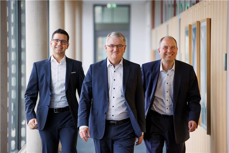 Neues Triumvirat an der Spitze der Kreissparkasse Waiblingen (von links): die beiden Vorstandsmitglieder Vincenzo Giuliano und Ralph Walter sowie der Generalbevollmächtigte Uwe Burkert, der ab 2023 die Leitung der Bank übernehmen soll. Foto: Kreissparkasse Waiblingen