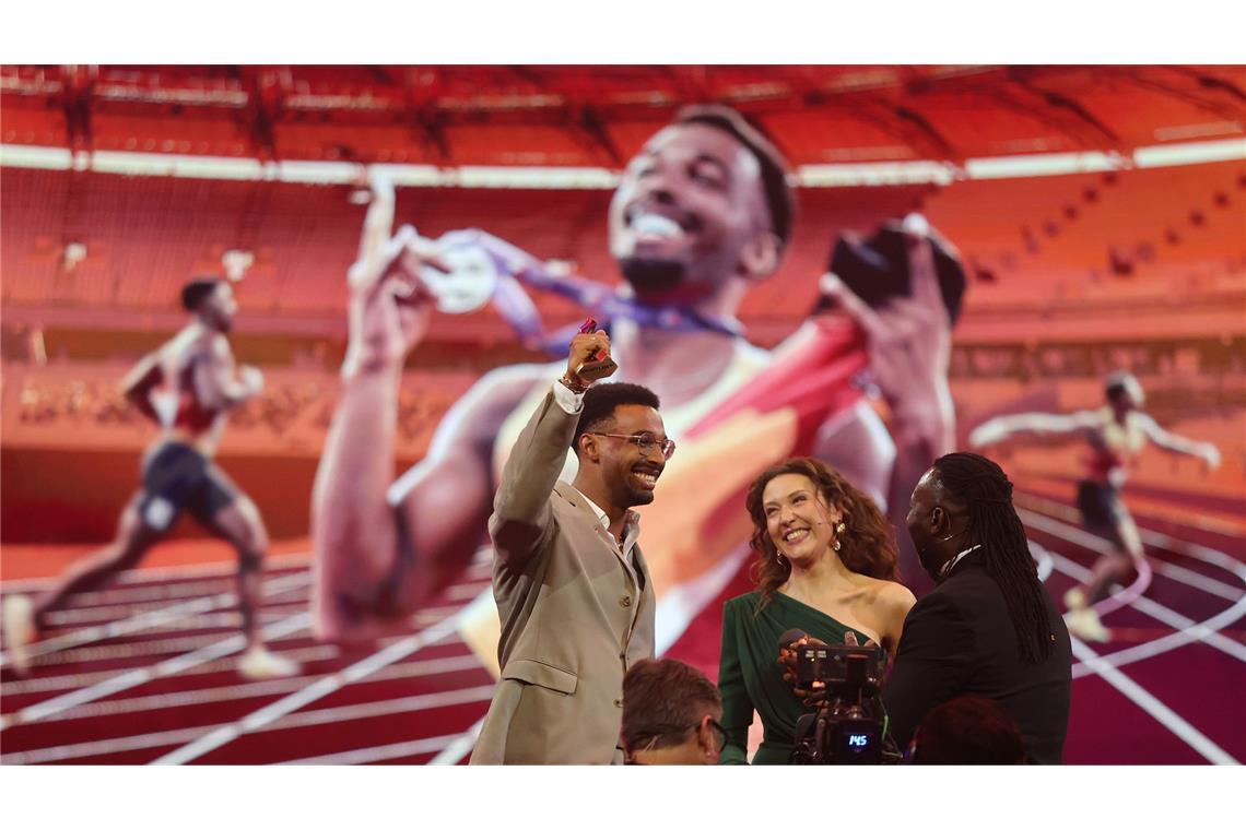 Neugebauer und Moderatorin Lena Kesting.