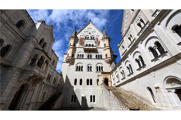 Neuschwanstein lockt unter den Königsschlössern die meisten Besucher. (Archivbild)