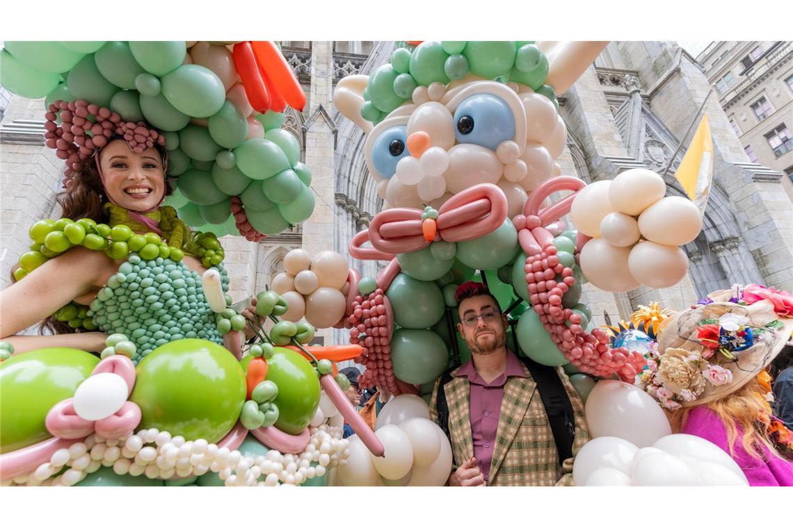 New York: kreative Outfits bei der Bonnet Parade am Ostersonntag vor St. Patrick’s Cathedral.