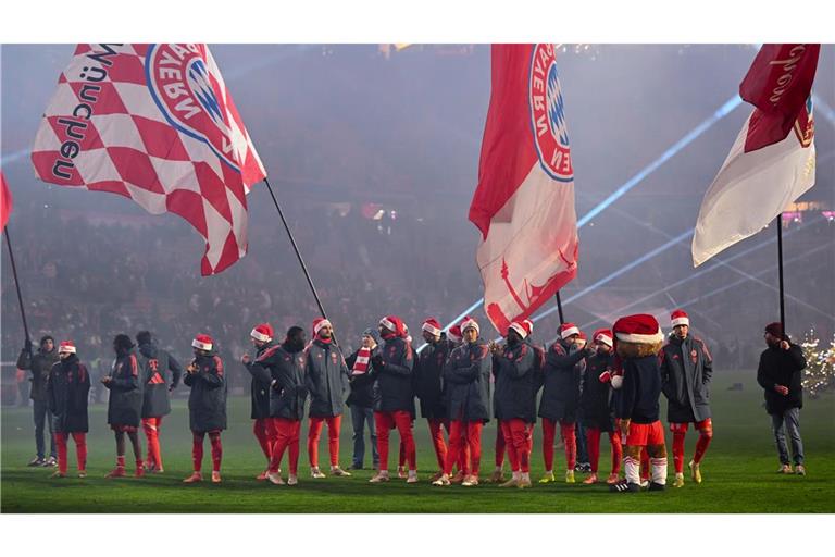 Nicht als Sieger zur Weihnachtsfeier im Stadion: Die Stars des FC Bayern.
