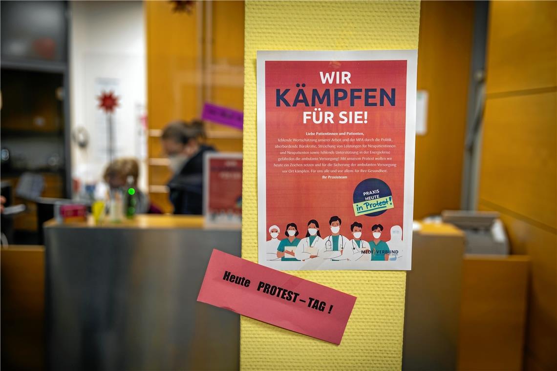 Streik: Ärzteschaft im Kreis benötigt dringend Entlastung Nicht geschlossen, aber kämpferisch zeigt sich die Praxis Delic-Bikic. Foto: Alexander Becher