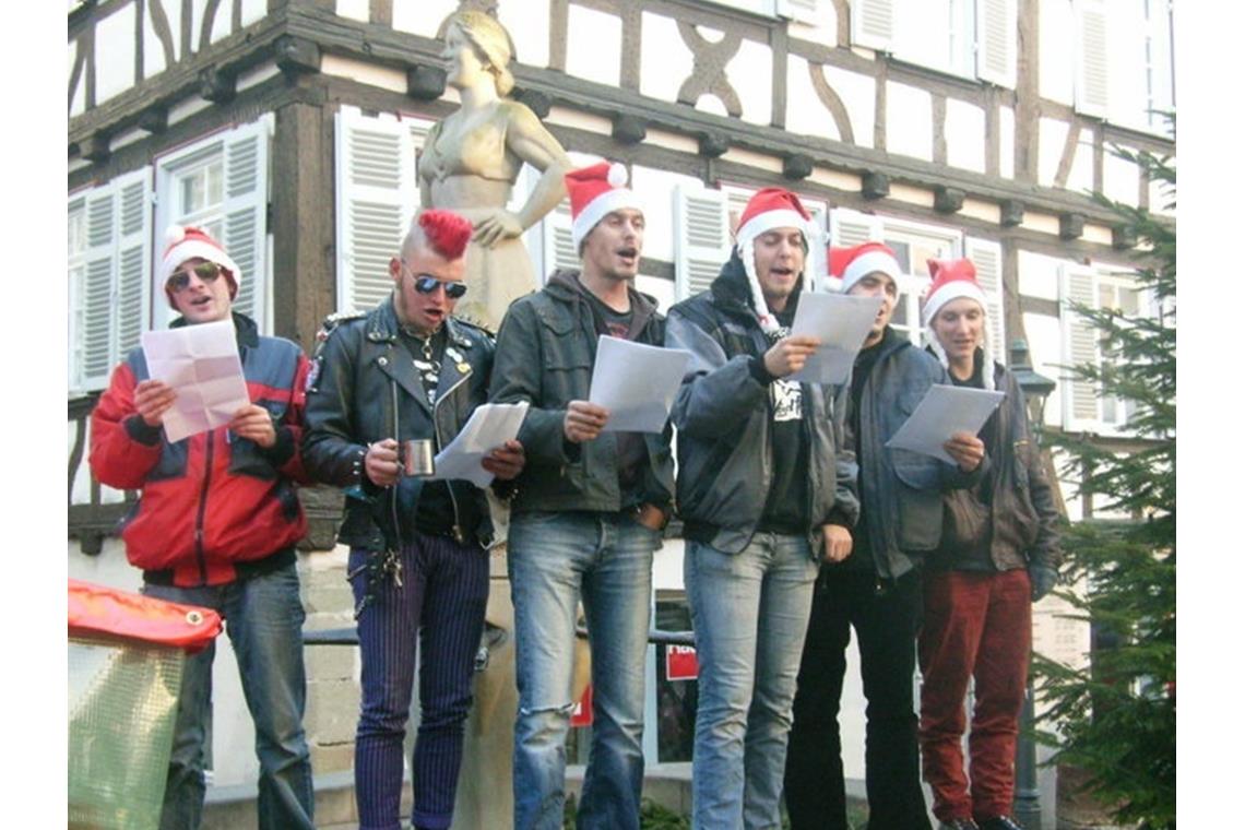 Nicht immer schön, aber redlich bemüht: Der Juze-Männerchor auf dem Backnanger W...