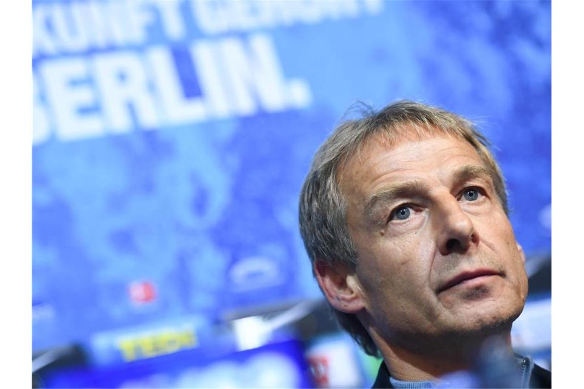 Nicht mehr Hertha-Coach, aber weiter im Fokus: Jürgen Klinsmann. Foto: Britta Pedersen/dpa