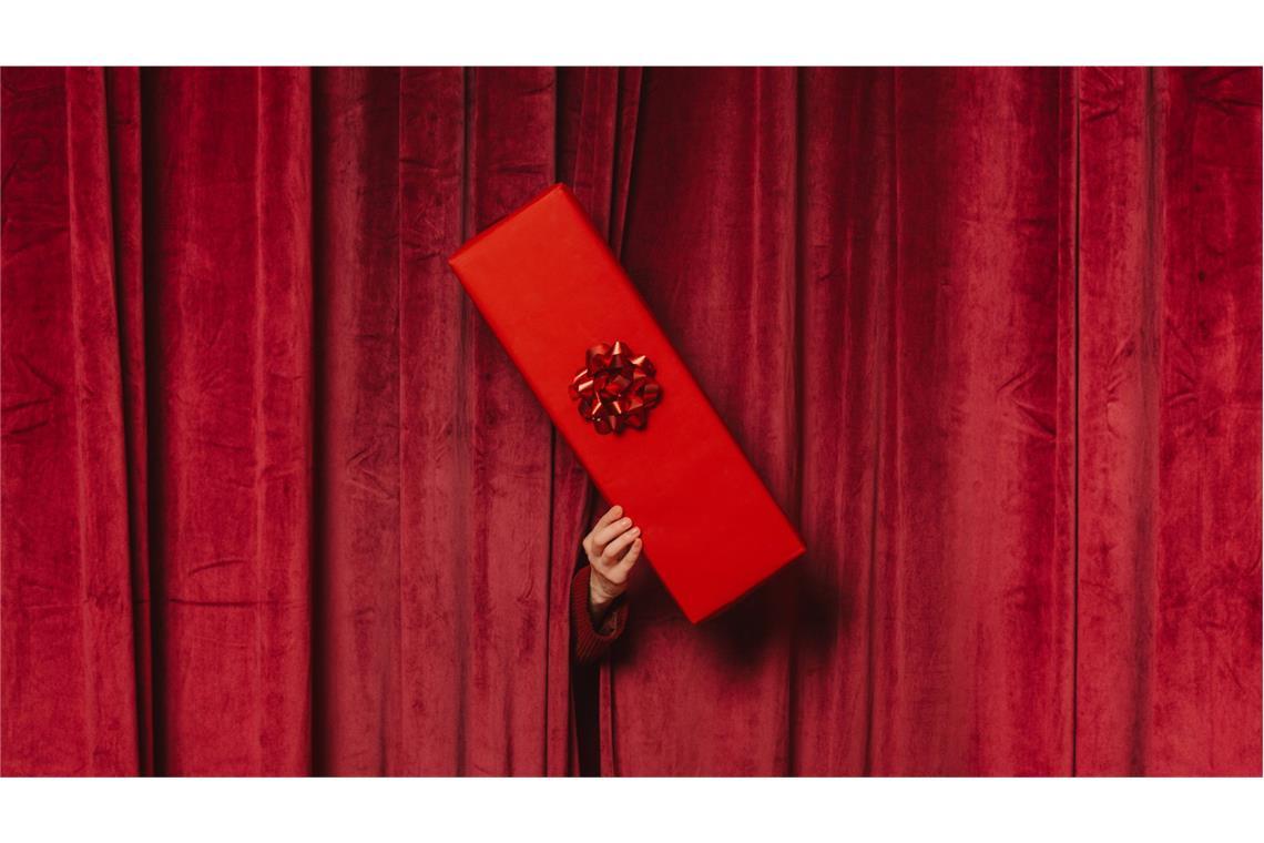 Nicht mehr lange, dann ist Bescherung. Wie wäre es mit etwas Kultur unter dem Weihnachtsbaum?