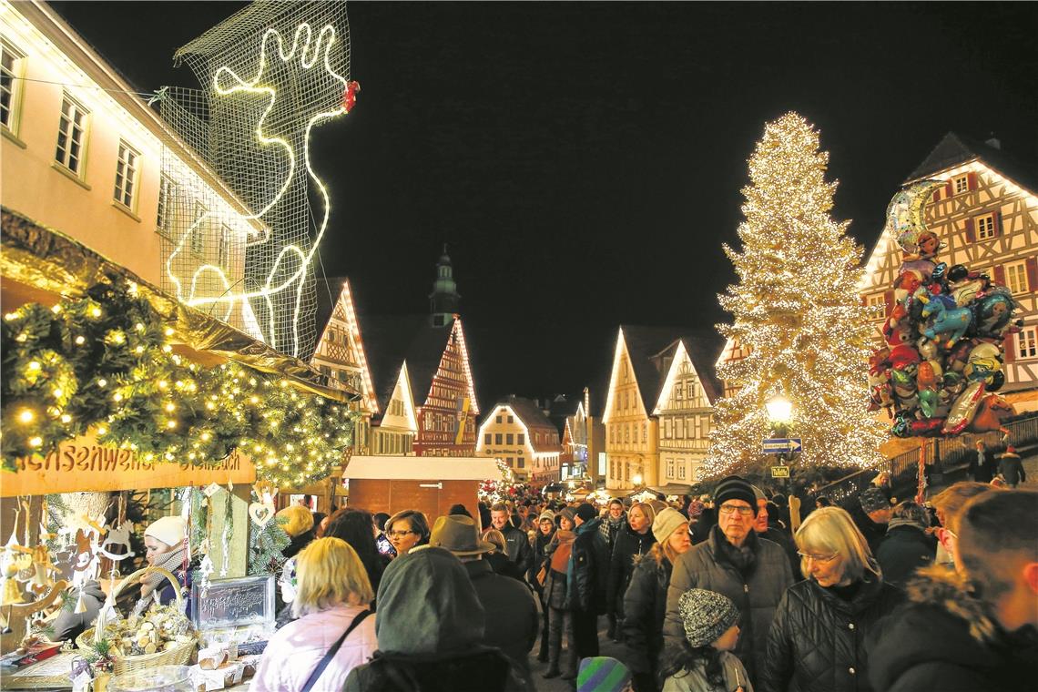 Nicht nur Backnang verwandelt sich an den Adventstagen in ein Lichtermeer, sondern auch in umliegenden Gemeinden laden Weihnachtsmärkte zum Bummeln ein. Foto: A. Becher