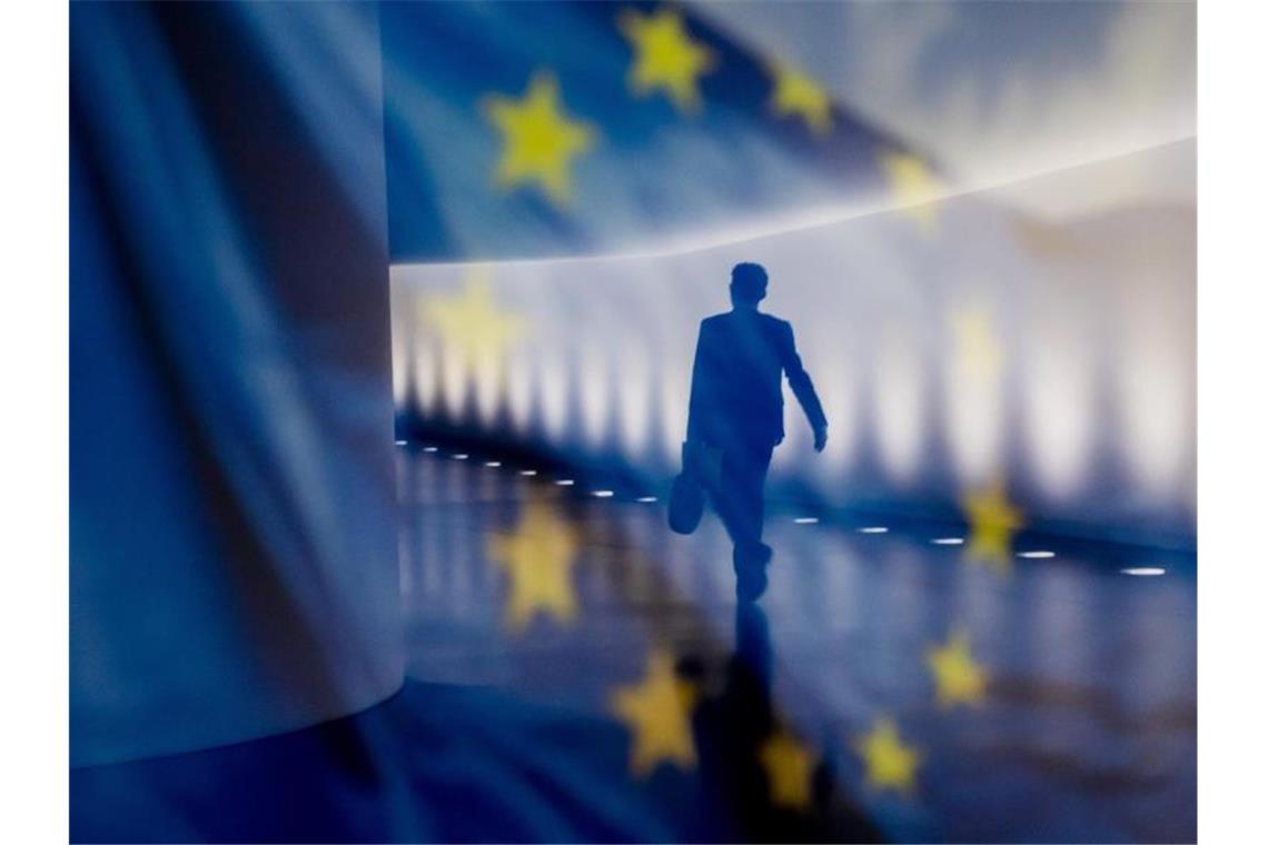 Wirtschaftsstimmung in der Eurozone bessert sich erneut Nicht nur die Wirtschaftsstimmung, auch der Beschäftigungsindikator in Europa stieg weiter an. Foto: Christoph Soeder/dpa