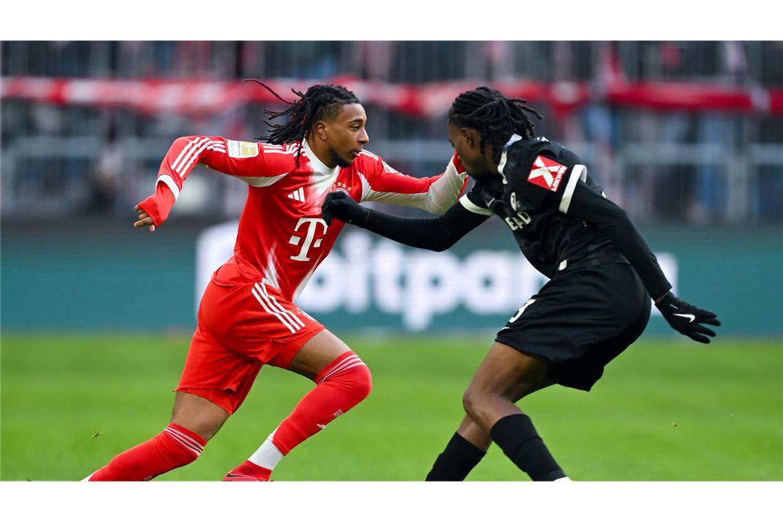 Nicht zu stoppen: Michael Olise (l) war gegen Freiburg an fünf Bayern-Toren direkt beteiligt.
