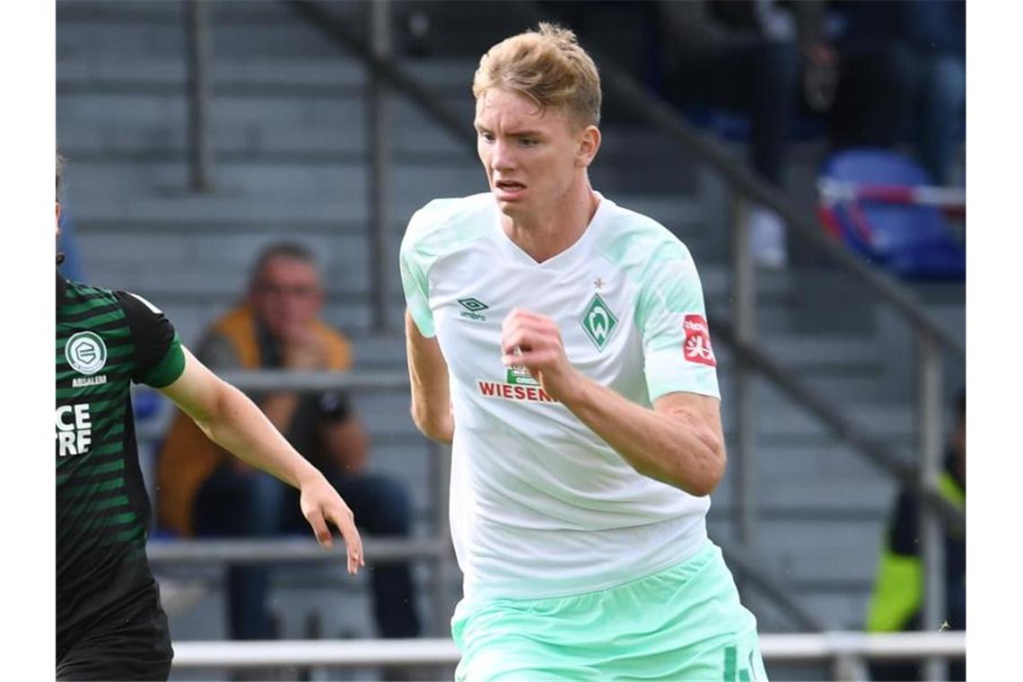 Werder startet in Freiburg mit 18-jährigem Woltemade Nick Woltemade am Ball. Foto: Carmen Jaspersen/dpa/Archivbild