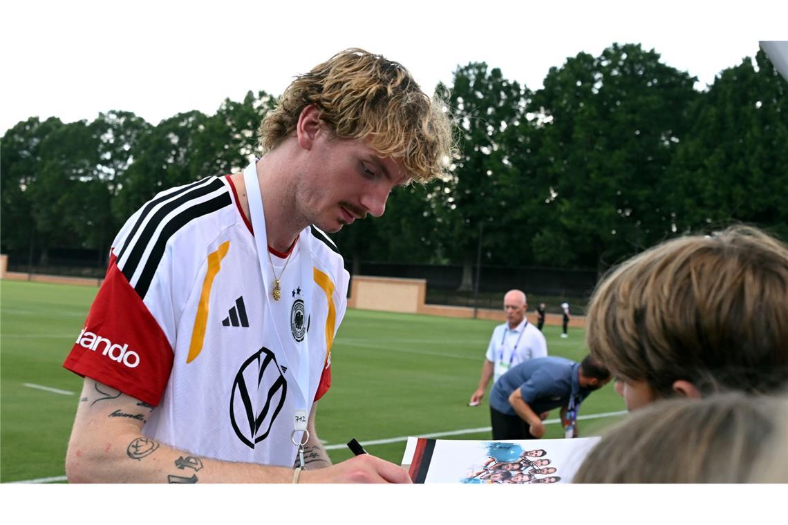 Nick Woltemade ist bei den Fans der DFB-Elf sehr beliebt.