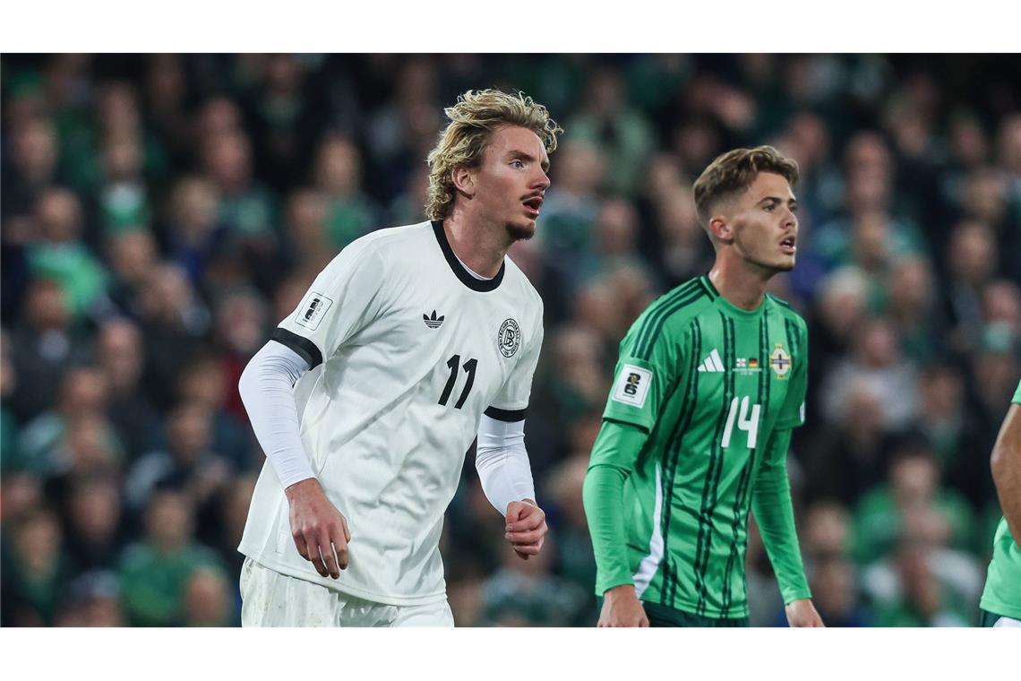 Ex-VfB-Spieler Woltemade trifft zum Sieg Nick Woltemade (Note 2,5): Der ehemalige VfB-Offensivmann startet bei Newcastle United ordentlich durch – bei der DFB-Elf galt das zuletzt eher nicht so. Im September gab es zwei unglückliche Auftritte, am Freitag in Sinsheim gegen Luxemburg wieder. Nun, gegen Nordirland, änderte sich das Bild. Denn der ehemalige Stuttgarter brachte den flirrenden Windsor Park zu Belfast mit seinem Schultertor nach einer Raum-Ecke zum 1:0 nach einer guten halben Stunde zum Verstummen. Es war Woltemades erstes Länderspieltor. Ansonsten gegen die aggressiven Nordiren griffig und mit viel Engagement unterwegs. Woltemade musste einiges einstecken und holte einige Freistöße heraus. Baute in der zweiten Hälfte etwas ab.
