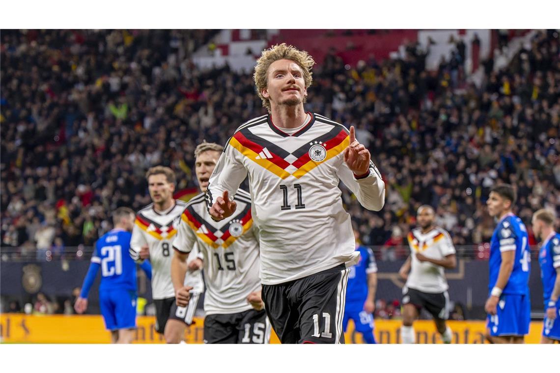 Nick Woltemade schießt das 1:0 gegen die Slowakei und eröffnet das Schützenfest. Nach dem 6:0-Sieg fährt Deutschland als Gruppensieger zur Weltmeisterschaft.