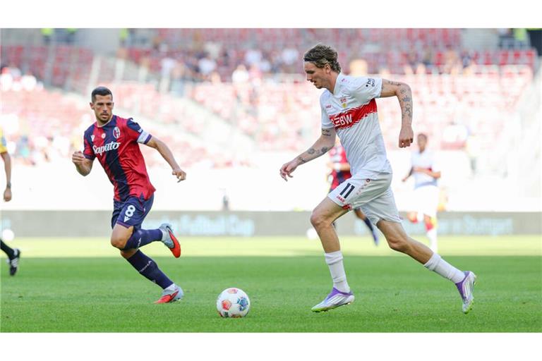 Nick Woltemade zeigt sich  trotz der Debatten um seine Zukunft engagiert im Spiel gegen den FC Bologna.