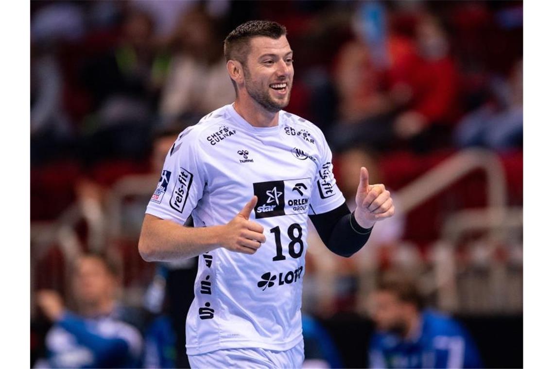 Revanche für Pokalpleite: THW Kiel gewinnt elften Supercup Niclas Ekberg jubelt nach einem Treffer. Mit fünf Treffern war er der treffsicherste Kieler. Foto: Marius Becker/dpa
