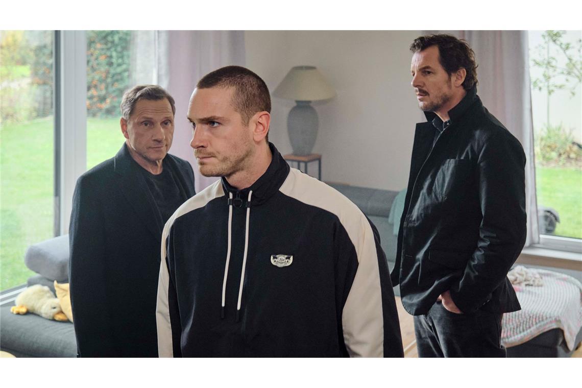 Niclas Slowinski (Louis Nitsche) verschweigt ihnen etwas, davon sind Thorsten Lannert (Richy Müller) und Sebastian Bootz (Felix Klare) überzeugt.