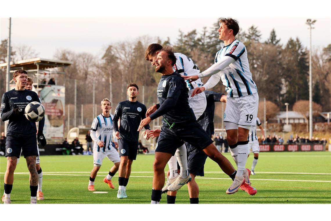 Nach 0:3 noch 4:3 – Kickers gewinnen Test gegen Young Boys Reutlingen