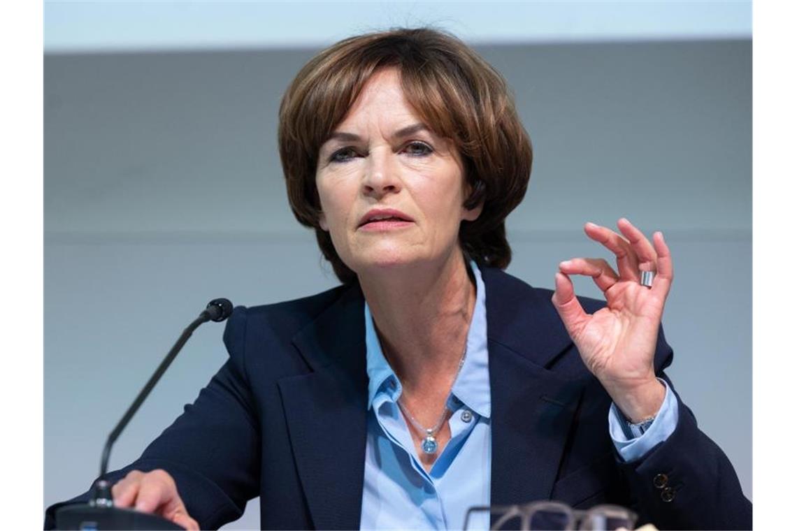 Auftragsrekord für Maschinenbauer Trumpf Nicola Leibinger-Kammüller, Vorsitzende der Geschäftsführung von Trumpf, spricht zu Journalisten. Foto: Bernd Weißbrod/dpa