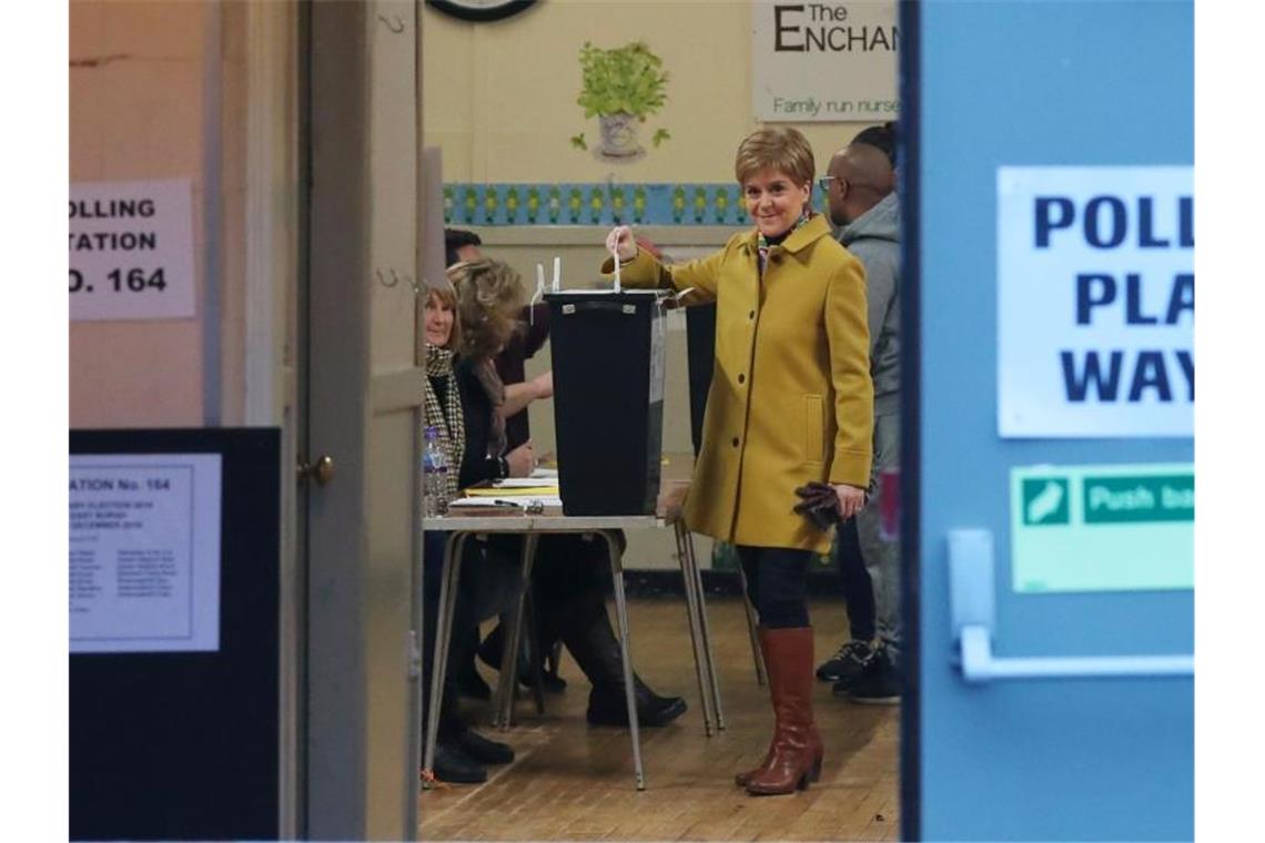 Was man über die Wahl in Großbritannien wissen sollte Nicola Sturgeon von der Scottish National Party gilt als Brexit-Gegnerin. Foto: Scott Heppell/AP/dpa