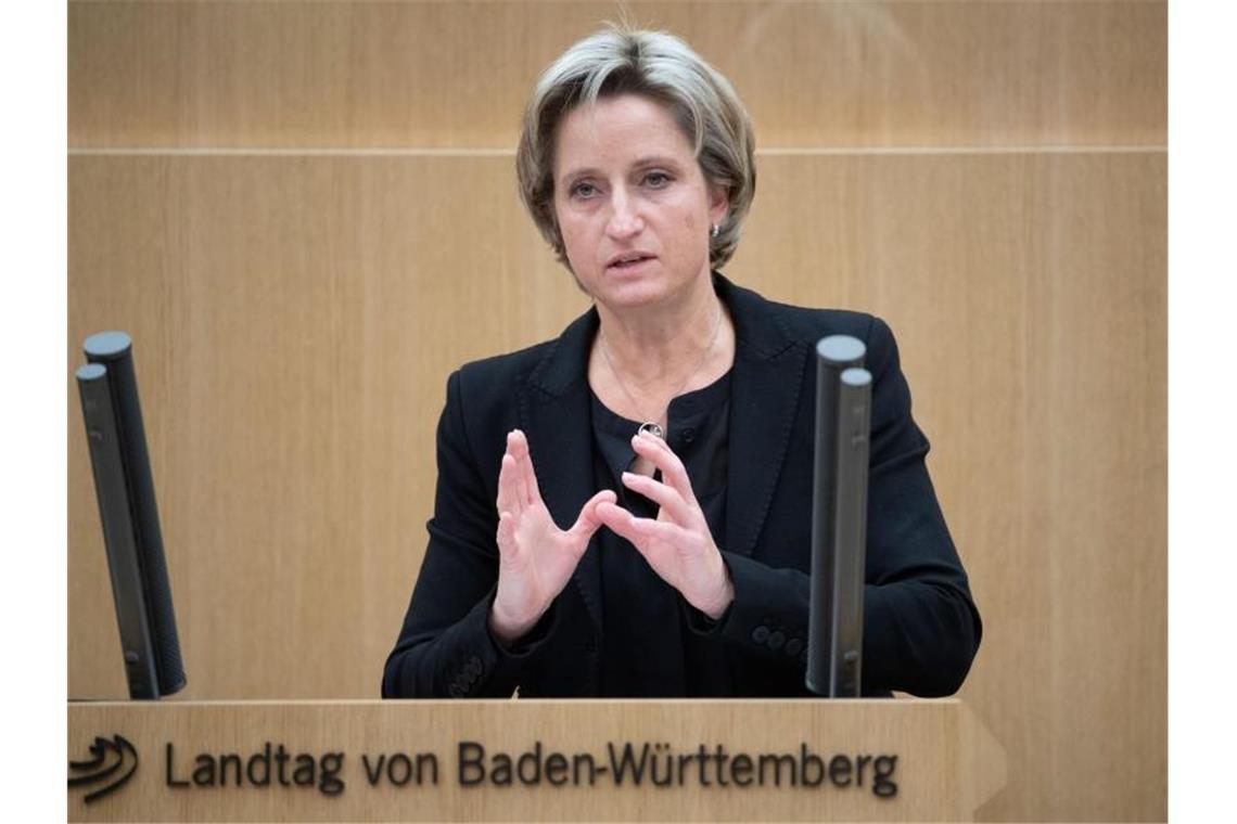 Hoffmeister-Kraut warnt vor Folgen einer Homeoffice-Pflicht Nicole Hoffmeister-Kraut (CDU), Wirtschaftsministerin von Baden-Württemberg, spricht. Foto: Marijan Murat/dpa/Archivbild