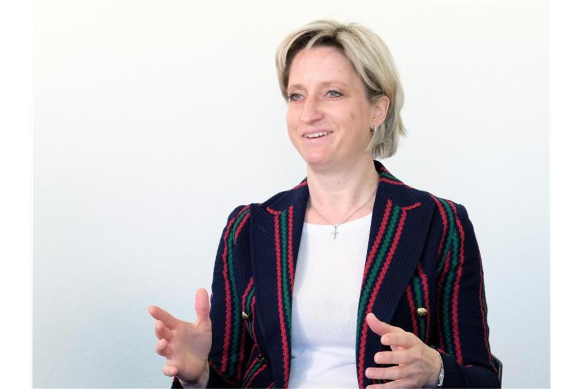 Nicole Hoffmeister-Kraut, Wirtschafts- und Arbeitsministerin von Baden-Württemberg. Foto: Bernd Weissbrod/dpa/Archivbild