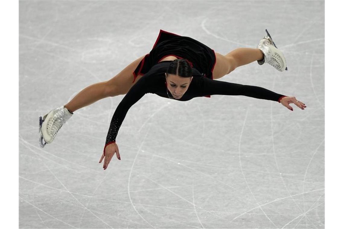 Das war die Olympia-Nacht Nicole Schott zeigte in Peking eine beeindruckende Kurzkür. Foto: David J. Phillip/AP/dpa