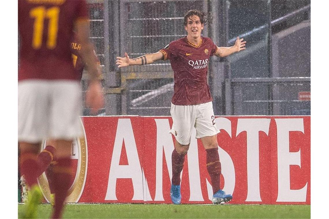 Stindl sorgt für Gladbacher Last-Minute-Remis im Römer Regen Nicolo Zaniolo sorgte für das 1:0 von AS Rom. Foto: Marius Becker/dpa