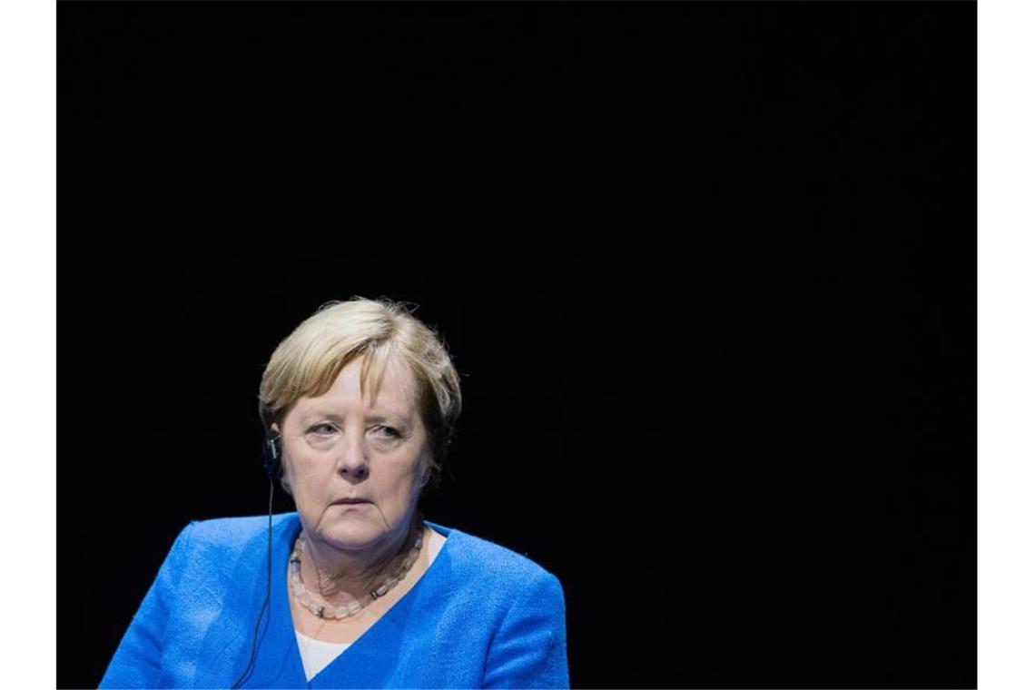 Merkel: „Lassen Sie sich impfen“ „Nie war es einfacher, eine Impfung zu bekommen. Nie ging es schneller“: Angela Merkel-. Foto: Rolf Vennenbernd/dpa